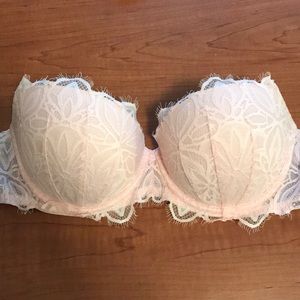 Pink Victoria’s Secret push up bra